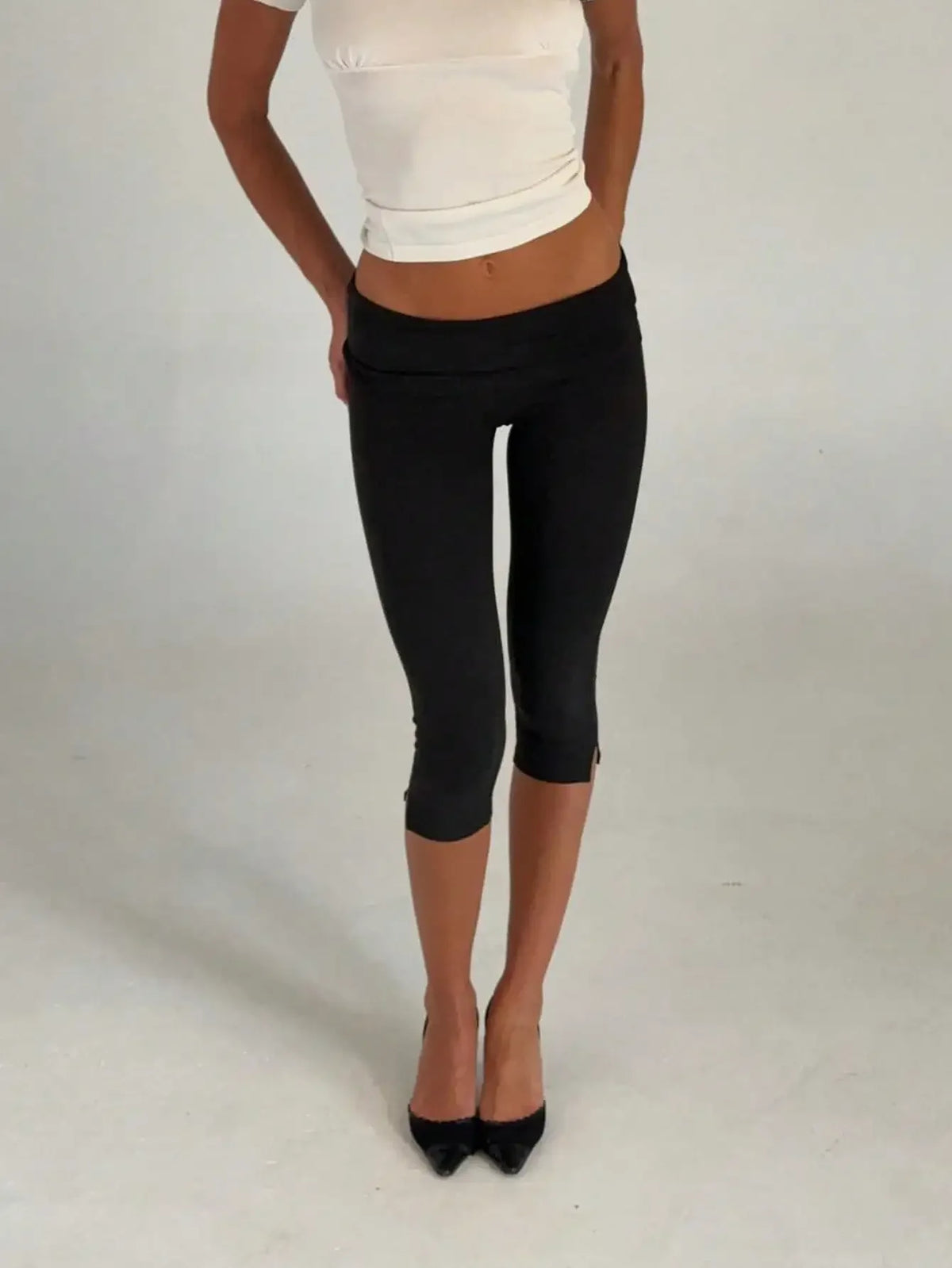 Women Low Waist Capri Leggings With Elastic Waistband Pockets
